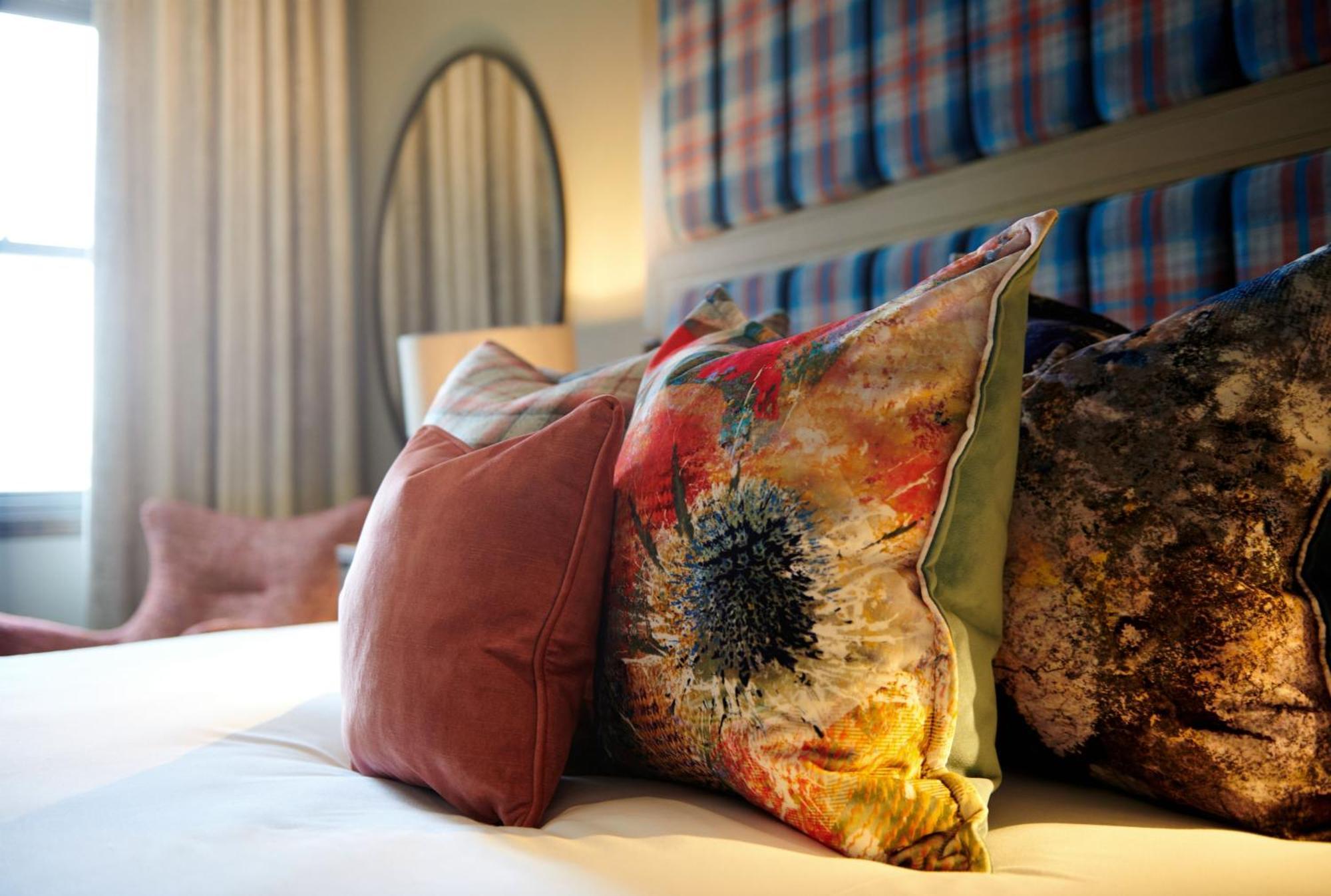 Cameron House On Loch Lomond Alexandria Luaran gambar Decorative cushions